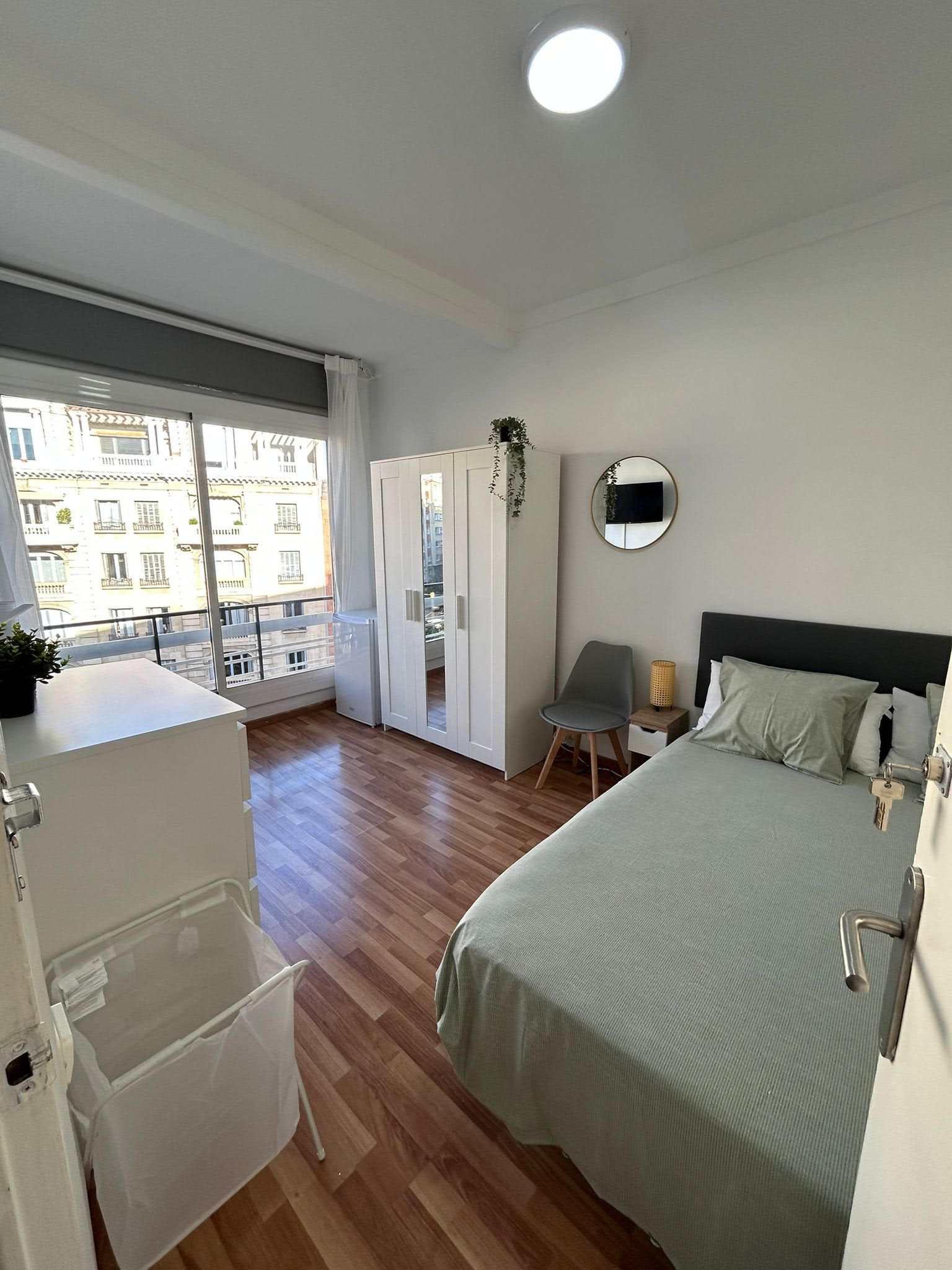 Plaça de Joaquim Folguera (Barcelona) 1